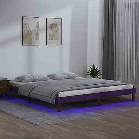 vidaXL Bed Frame LED honungsbrun 140x190 cm massivt trä 820654
