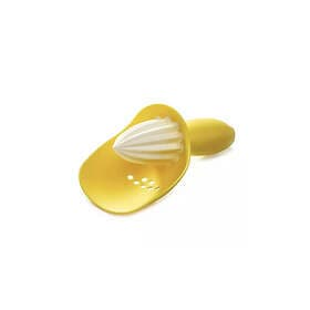 Joseph Joseph Citrus Reamer with Pip Catcher