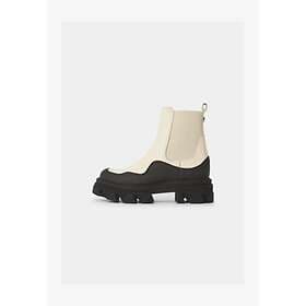 Steve Madden Bone (Women's)